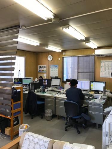 事務所内雰囲気